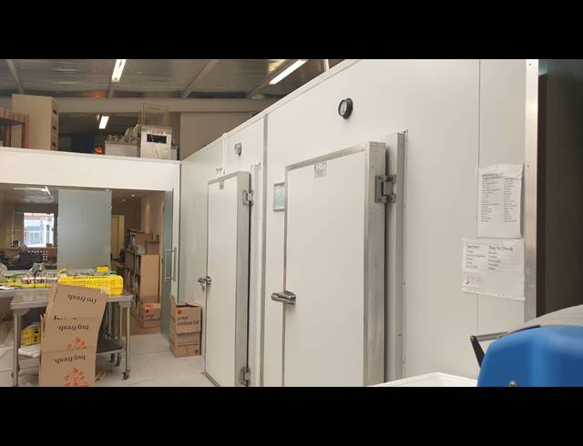 172M² FACTORY TO LET IN WOODSTOCK